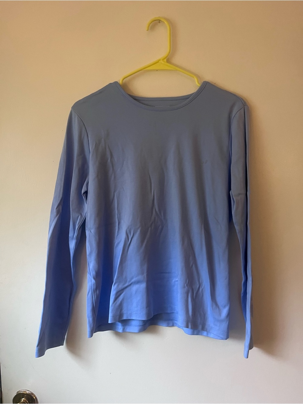L.L Bean Women’s Light Blue Long Sleeve Crewneck Shirt - Size Medium